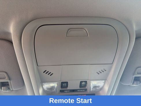 Used 2022 GMC Terrain SLE w/ Driver Convenience Package AWD/4WD image 16
