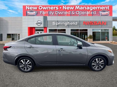 Used 2025 Nissan Versa SV FWD image 4
