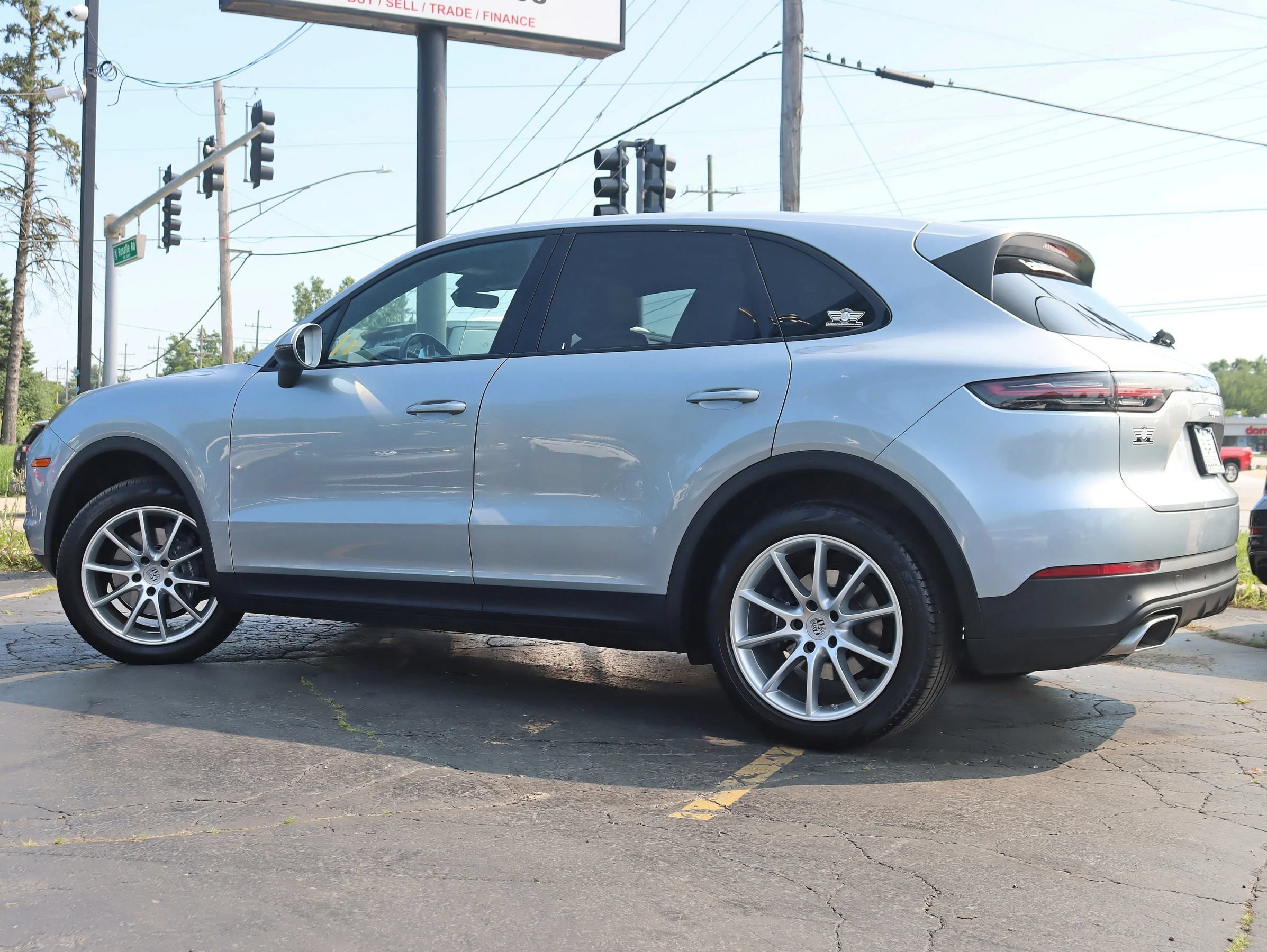 Used 2020 Porsche Cayenne AWD/4WD image 12