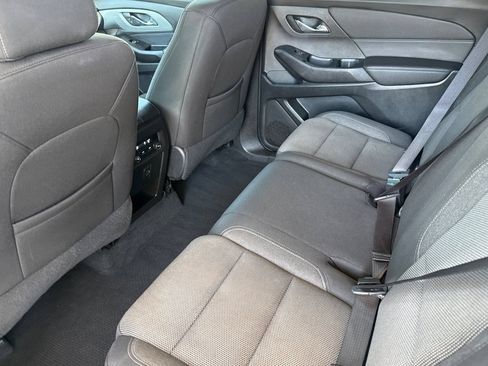 Used 2023 Chevrolet Traverse LT FWD image 6