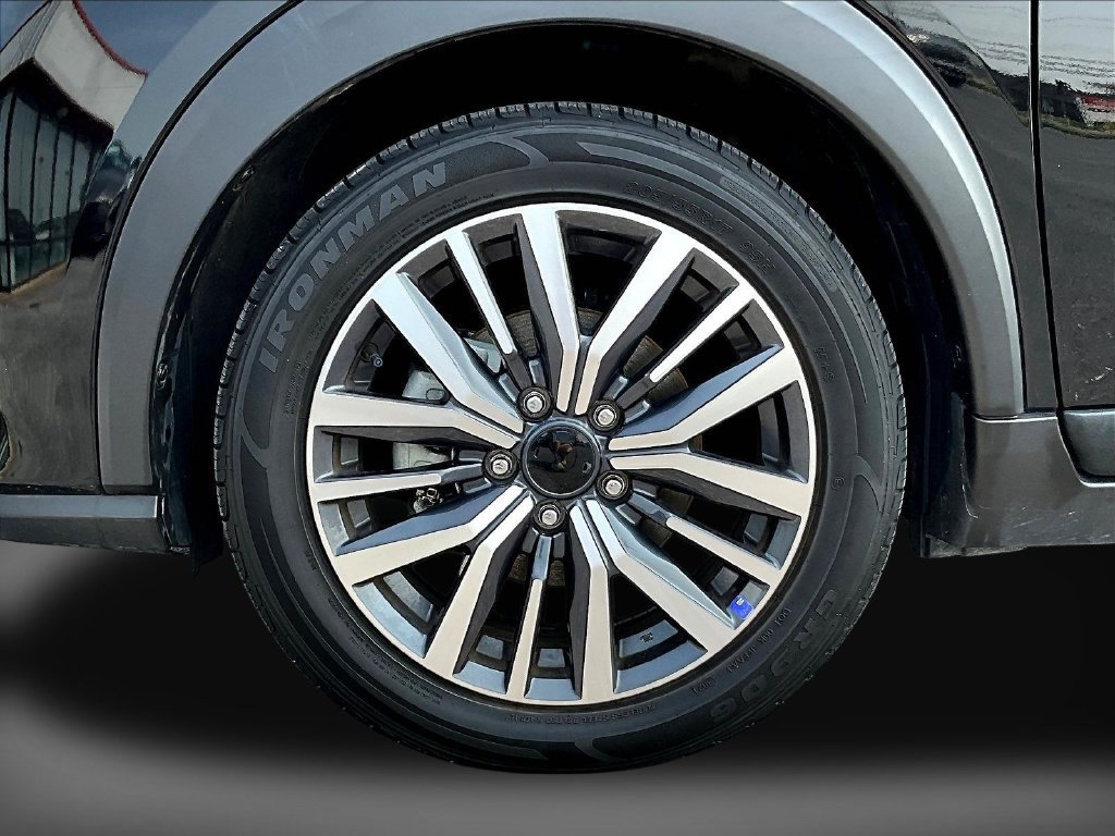 Used 2024 Nissan Kicks SR FWD image 33
