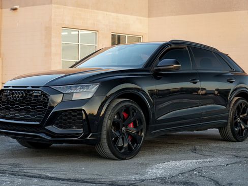 Used 2022 Audi RS Q8 w/ Black Optic Package image 2