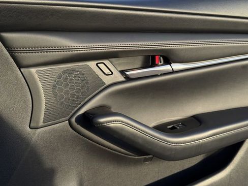 Used 2025 MAZDA MAZDA3 s image 29