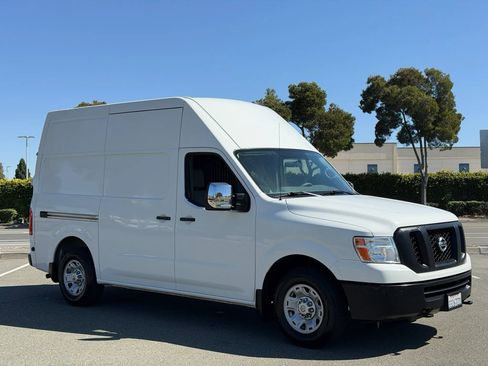 Used 2016 Nissan NV 3500 SV w/ Technology Package RWD image 5