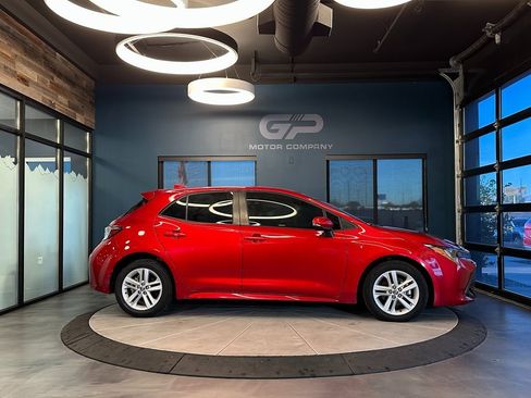 Used 2022 Toyota Corolla SE image 2