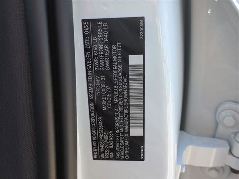 Used 2025 Volvo XC90 B6 Plus w/ Protection Package Premier image 25