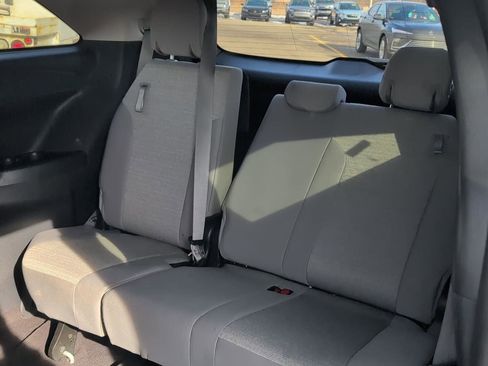 Used 2025 Toyota Sienna LE image 17