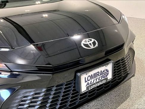 Used 2026 Toyota Camry SE AWD/4WD image 39