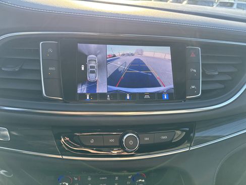 Used 2022 Buick Enclave Premium image 25