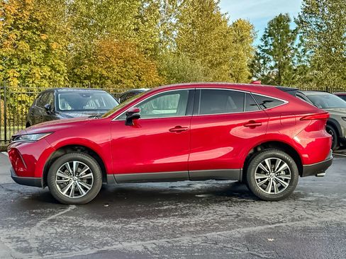 Used 2022 Toyota Venza LE AWD/4WD image 7