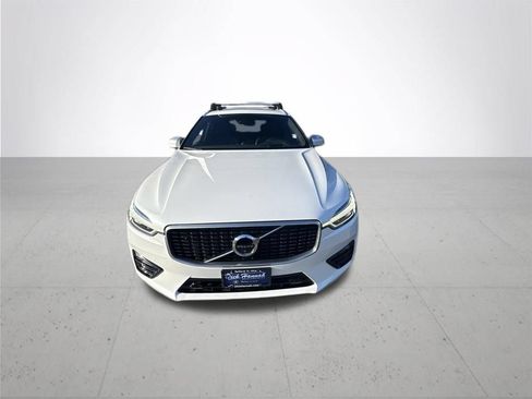 Used 2018 Volvo XC60 T8 R-Design w/ Convenience Package AWD/4WD image 2