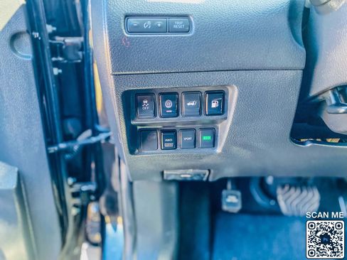 Used 2019 Nissan Rogue SV image 17