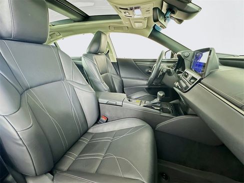 Used 2025 Lexus ES 350 Ultra Luxury image 31