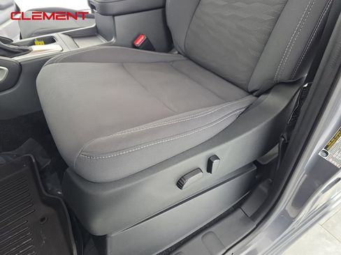 Used 2023 Nissan Frontier SV w/ SV Convenience Package image 22