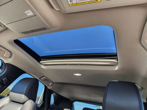 Used 2025 MAZDA CX-30 2.5 Turbo w/ Premium Plus Pkg image 16