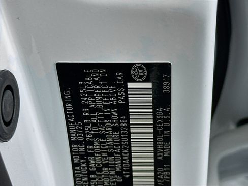 Used 2025 Toyota Camry SE image 12