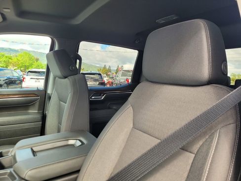 New 2026 GMC Sierra 1500 Elevation image 12