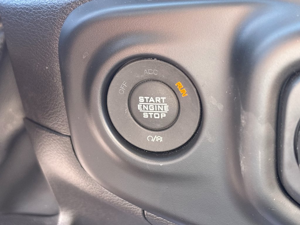 Used 2023 Jeep Wrangler Unlimited Sahara AWD/4WD image 38