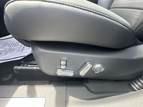 New 2026 Lincoln Nautilus Reserve AWD/4WD image 18