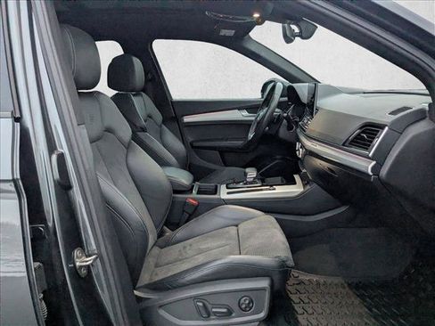 Used 2022 Audi Q5 e Prestige w/ Prestige Package image 23