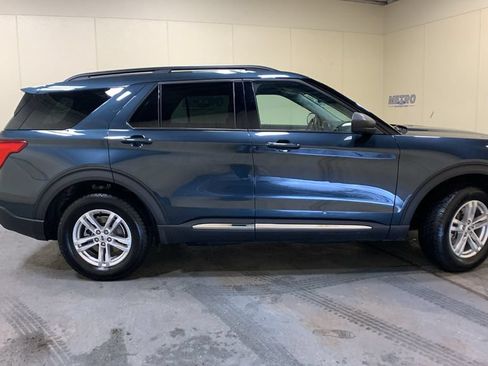Used 2024 Ford Explorer XLT w/ Equipment Group 202A AWD/4WD image 2