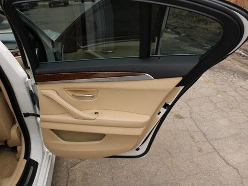 Used 2011 BMW 535i xDrive Sedan image 17