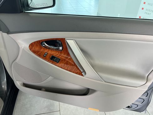 Used 2009 Toyota Camry XLE FWD image 28