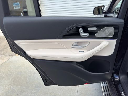 Used 2024 Mercedes-Benz GLS 580 4MATIC image 50