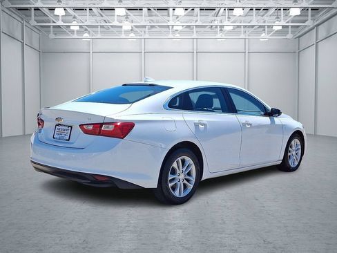 Certified 2018 Chevrolet Malibu LT FWD image 5