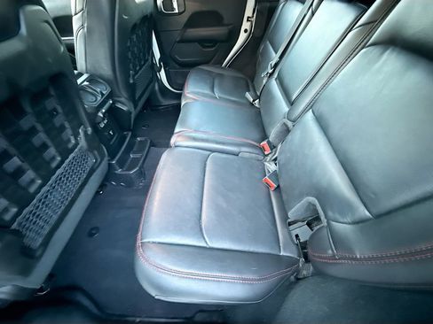 Used 2023 Jeep Wrangler Unlimited Rubicon w/ Cold Weather Group image 27