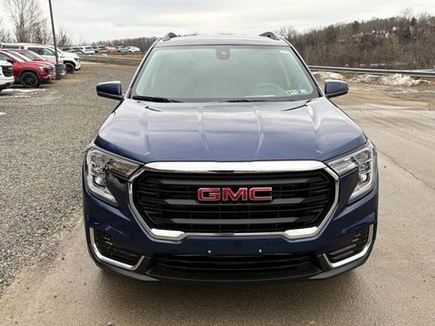 Used 2023 GMC Terrain SLE w/ Driver Convenience Package image 10