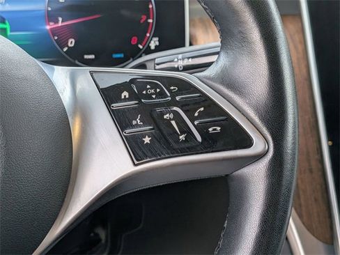 Used 2024 Mercedes-Benz GLC 300 4MATIC image 22