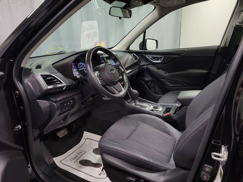 Used 2023 Subaru Forester Premium image 12