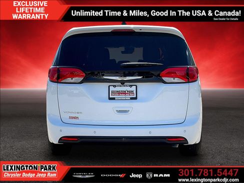 New 2026 Chrysler Voyager LX FWD image 4