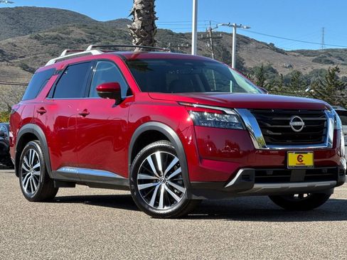 Used 2025 Nissan Pathfinder Platinum w/ Cargo Package image 2