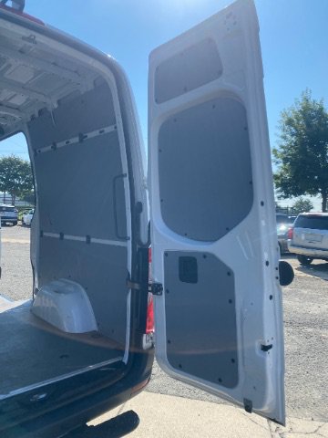 Used 2025 Mercedes-Benz Sprinter 2500 image 9
