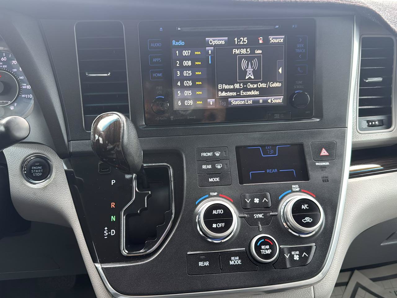 Used 2017 Toyota Sienna XLE w/ XLE Navigation Package FWD image 25