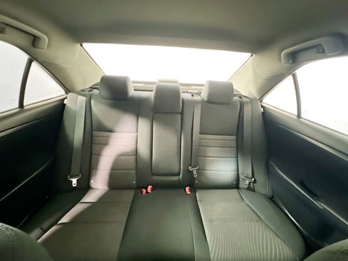 Used 2015 Toyota Camry LE FWD image 33