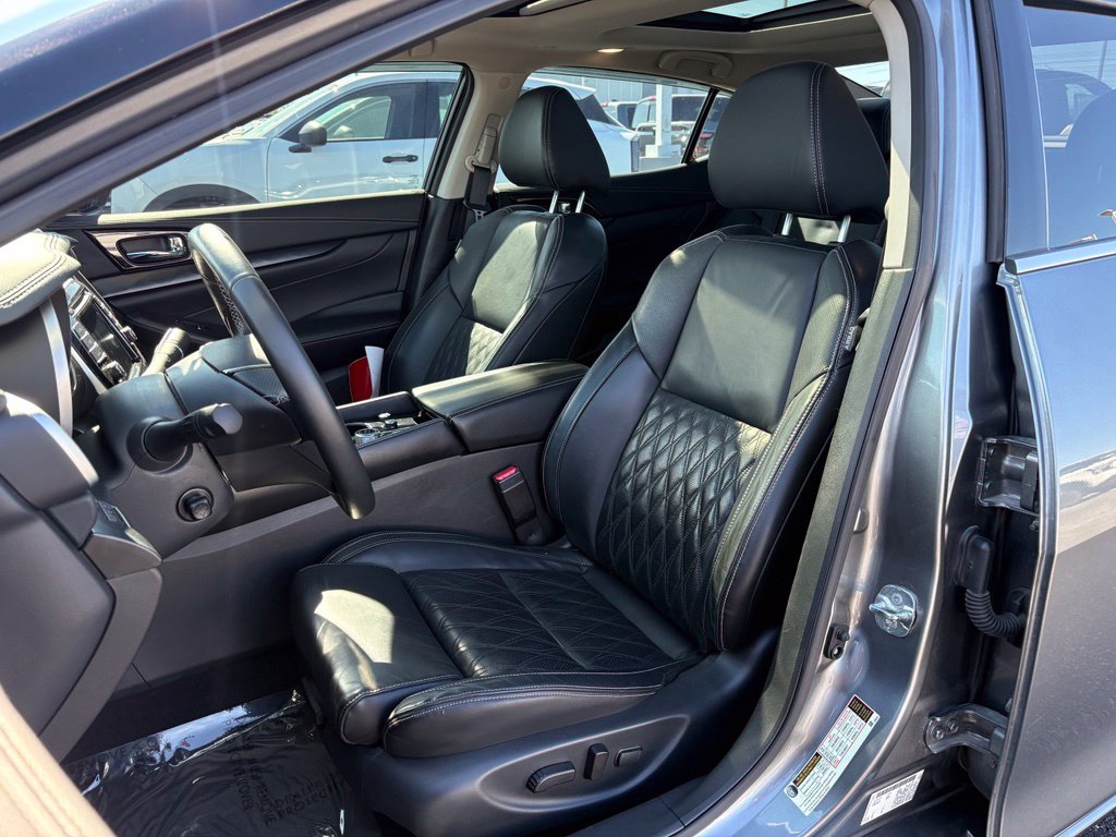 Used 2023 Nissan Maxima Platinum w/ Sport Mat Group FWD image 34