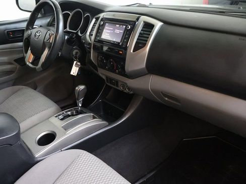 Used 2015 Toyota Tacoma PreRunner w/ SR5 Package image 11