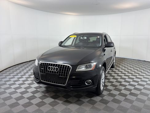 Used 2016 Audi Q5 2.0T Premium Plus w/ Technology Package image 2