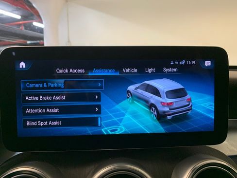 Used 2022 Mercedes-Benz GLC 300 4MATIC w/ AMG Line image 44