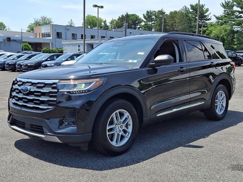 Certified 2025 Ford Explorer Active AWD/4WD image 3