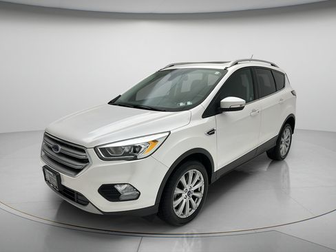 Used 2017 Ford Escape Titanium AWD/4WD image 3