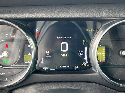 Used 2023 Jeep Wrangler Unlimited Sahara AWD/4WD image 28