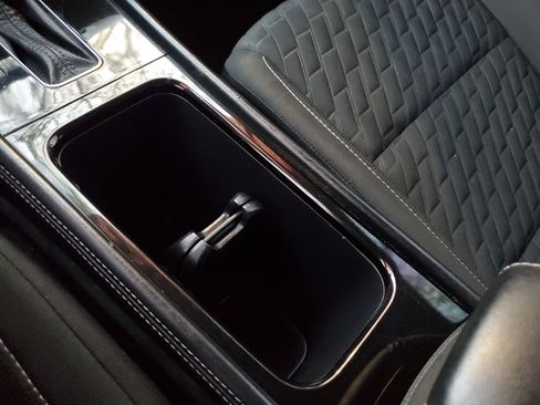 Used 2021 Nissan Kicks SV image 29