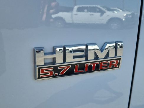 Used 2017 RAM 1500 Express AWD/4WD image 5
