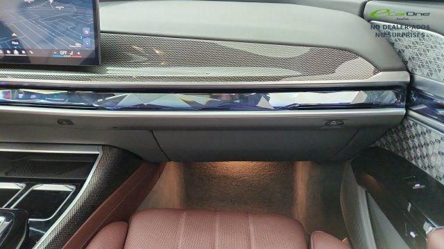 Used 2023 BMW i7 xDrive60 AWD/4WD image 33