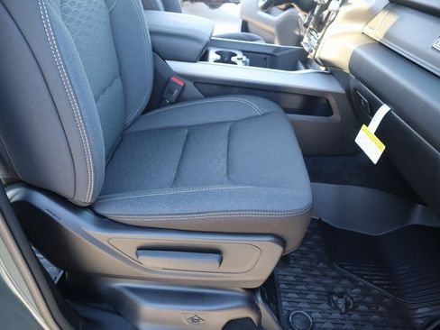 New 2026 RAM 1500 4x4 Crew Cab image 14