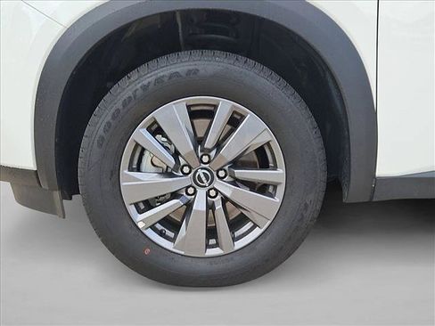 Used 2025 Nissan Pathfinder SV FWD image 20